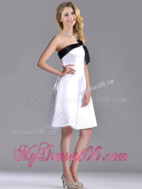 Exquisite One Shoulder Satin Short Dama Dress in White and Black