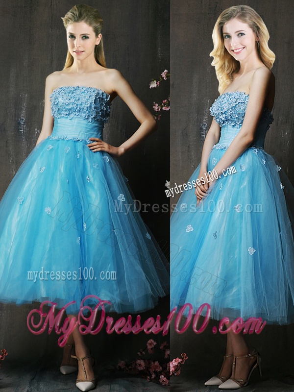 Lovely Strapless Applique Bust Baby Blue Dama Dress in Tea Length