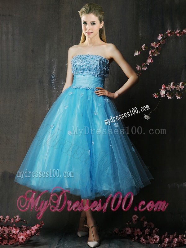 Lovely Strapless Applique Bust Baby Blue Dama Dress in Tea Length