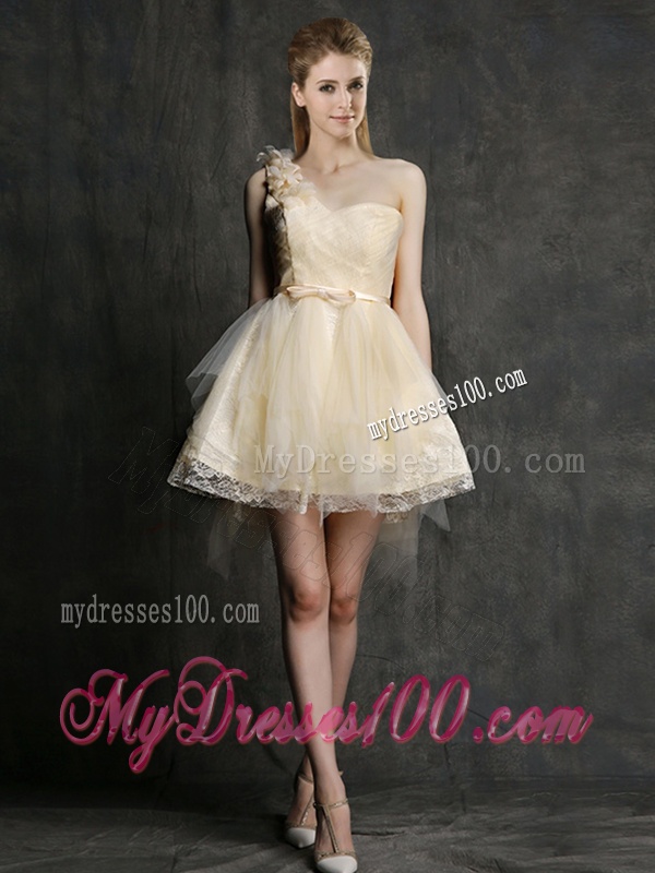 New One Shoulder Short Dama Dress with Belt and Hand Made Flowers