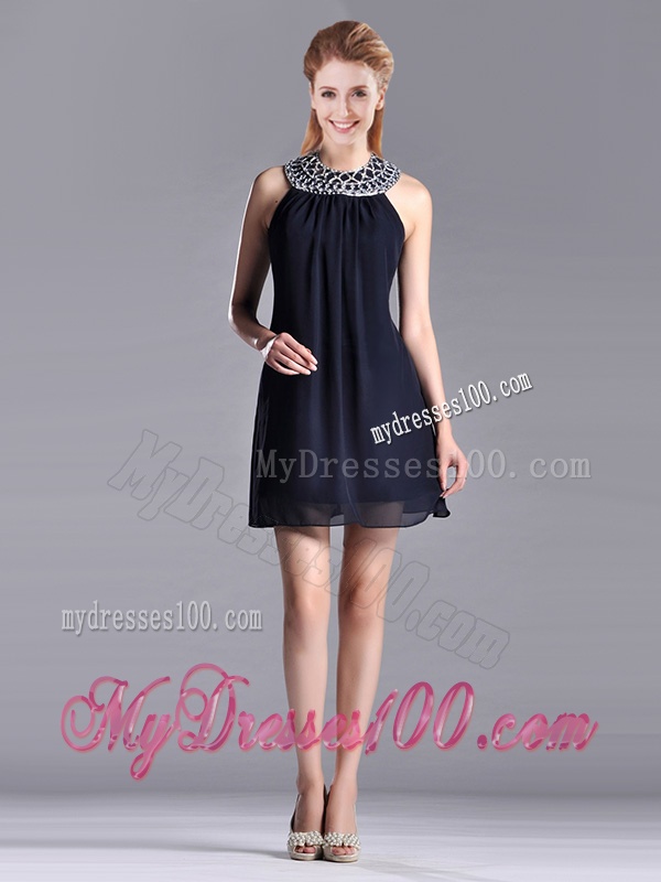 Popular Black Short Dama Dress with Beaded Decorated Halter Top
