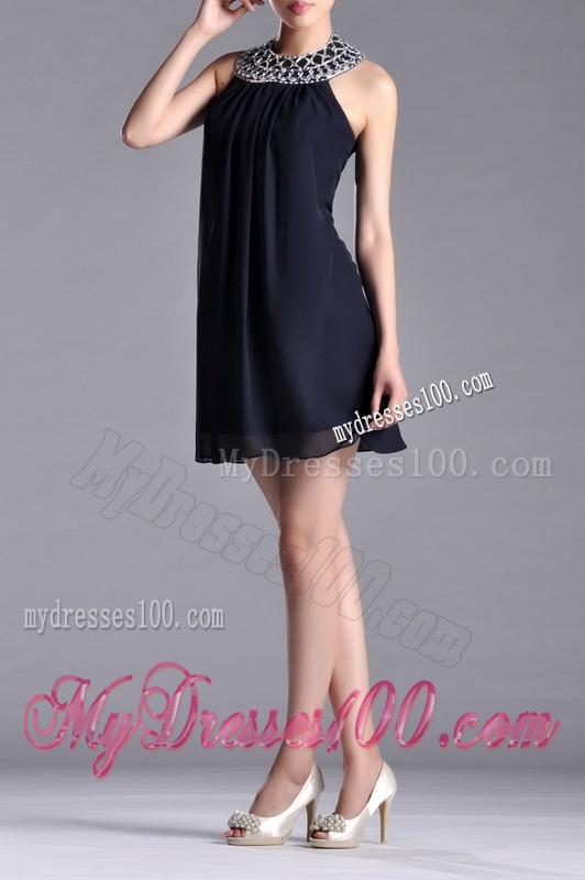 Popular Black Short Dama Dress with Beaded Decorated Halter Top