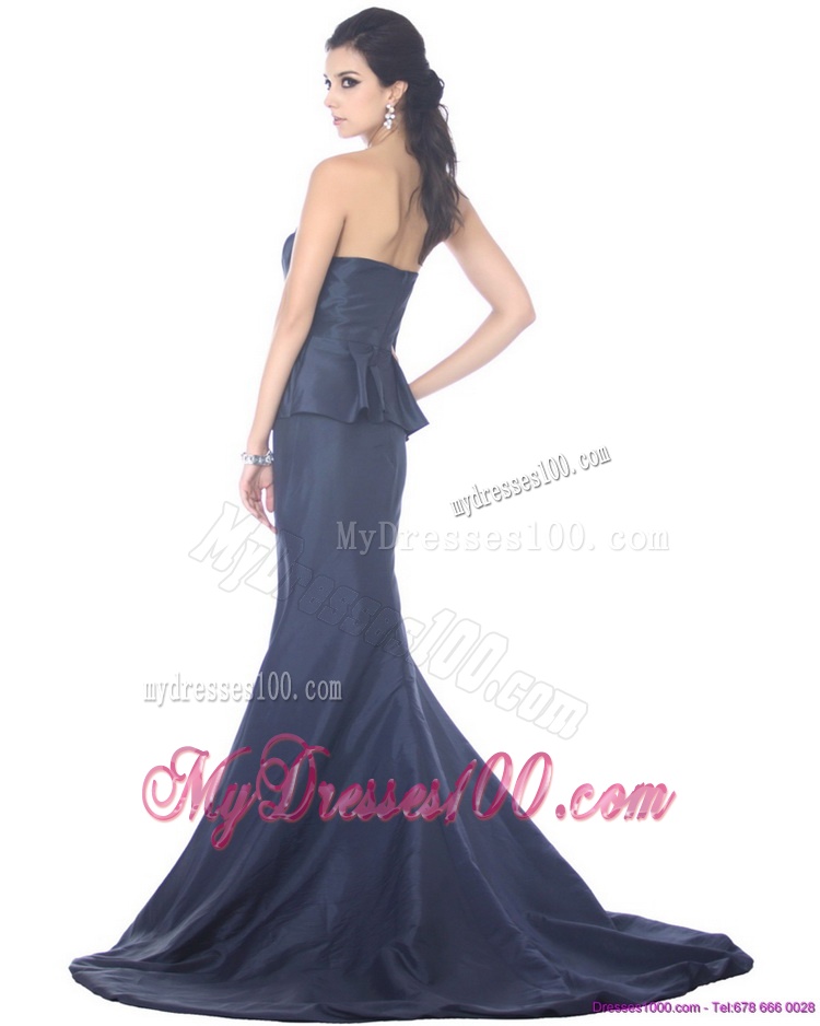 Exclusive Brush Train Sweetheart Beading Evening Dress in Navy Blue