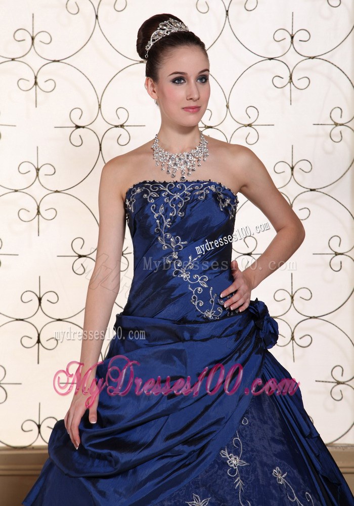 Exclusive Quinceanera Dress With Embroidery For 2013 Strapless N