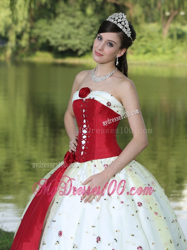 Flower Decorated Dresses for 15 with Scattered Beaing and Layers