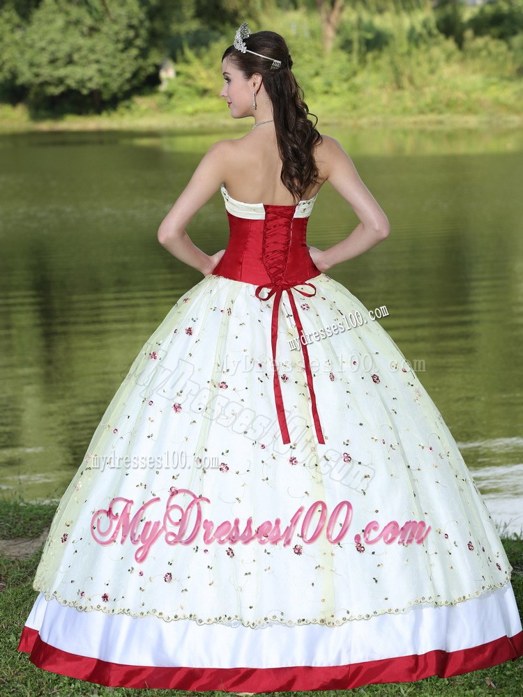 Flower Decorated Dresses for 15 with Scattered Beaing and Layers