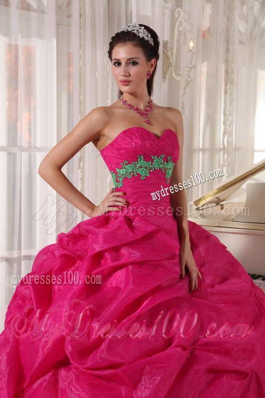 Appliques Sweet 15 Dresses Embellished with Green Appliques