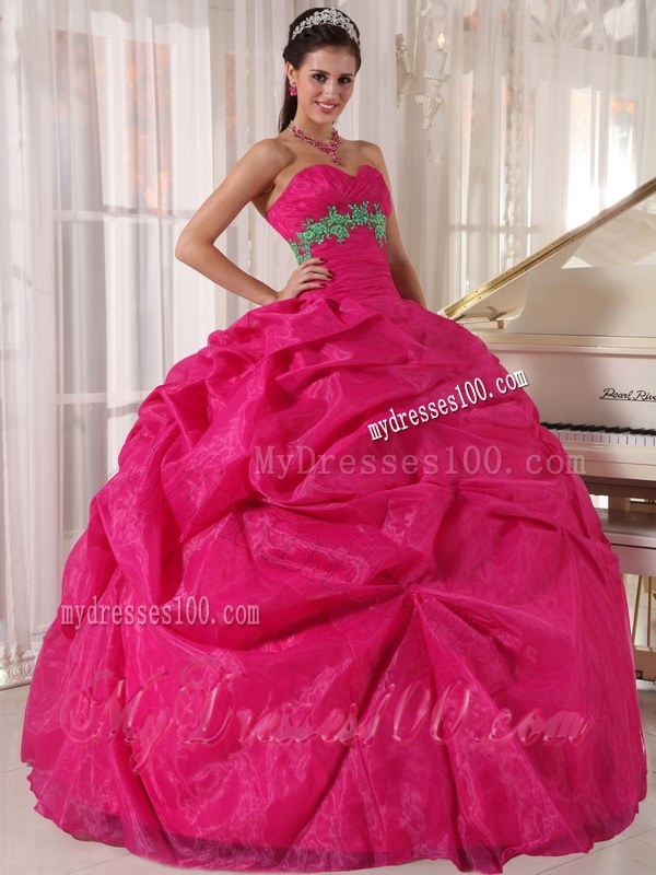 Appliques Sweet 15 Dresses Embellished with Green Appliques