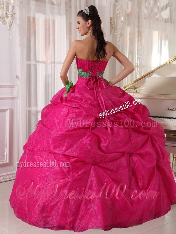 Appliques Sweet 15 Dresses Embellished with Green Appliques