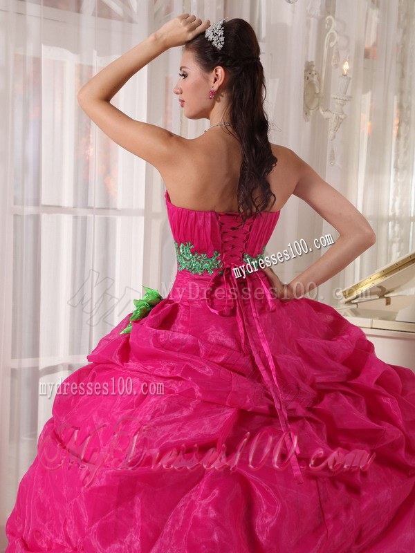 Appliques Sweet 15 Dresses Embellished with Green Appliques