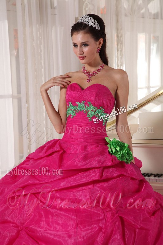 Appliques Sweet 15 Dresses Embellished with Green Appliques