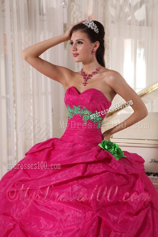 Appliques Sweet 15 Dresses Embellished with Green Appliques
