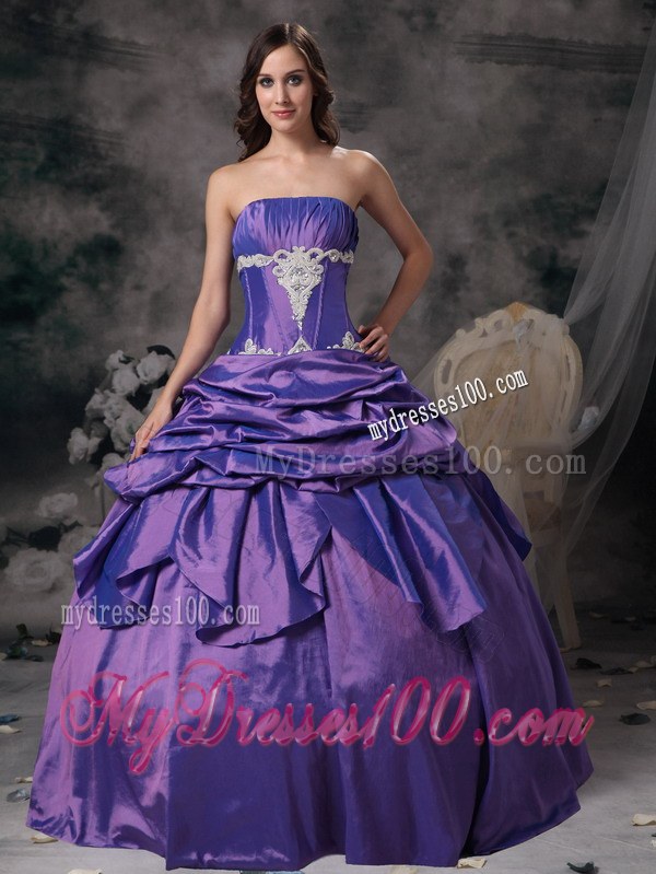 Purple Dresses for Quince Embellished White Appliques and Ruffles