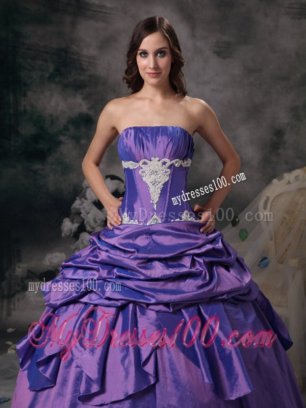 Purple Dresses for Quince Embellished White Appliques and Ruffles