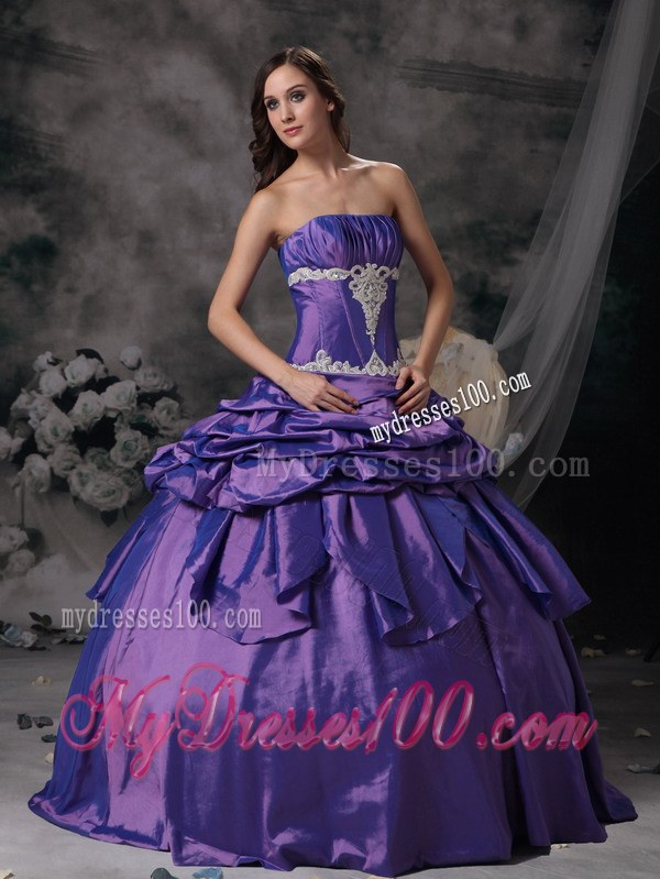 Purple Dresses for Quince Embellished White Appliques and Ruffles