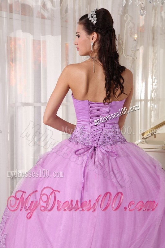 Lavender Two Layered Dresses for A Quinceanera with Appliques