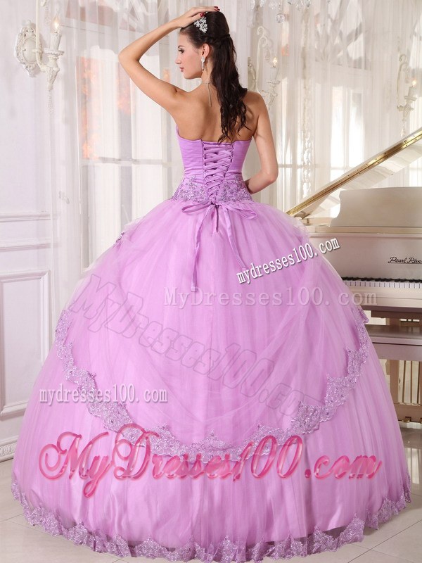 Lavender Two Layered Dresses for A Quinceanera with Appliques