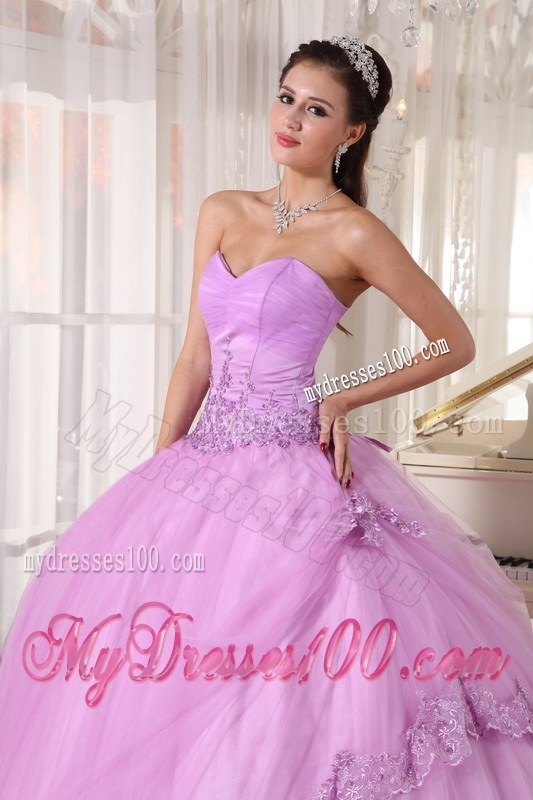 Lavender Two Layered Dresses for A Quinceanera with Appliques