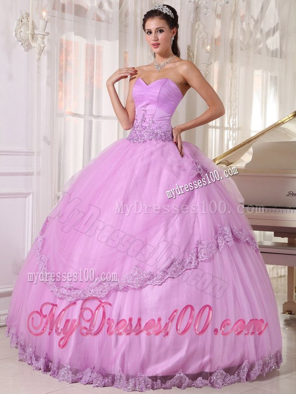 Lavender Two Layered Dresses for A Quinceanera with Appliques