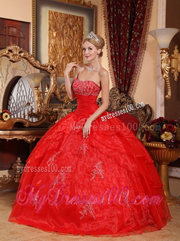 Red Sweet Sixteen Dresses with Scattered Appliques and Layers