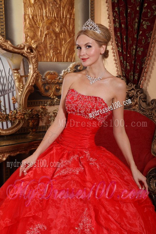 Red Sweet Sixteen Dresses with Scattered Appliques and Layers