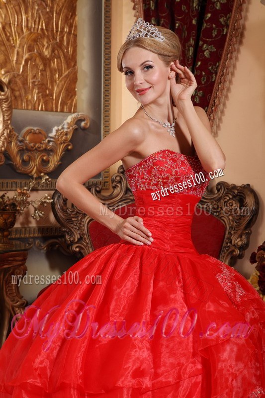 Red Sweet Sixteen Dresses with Scattered Appliques and Layers