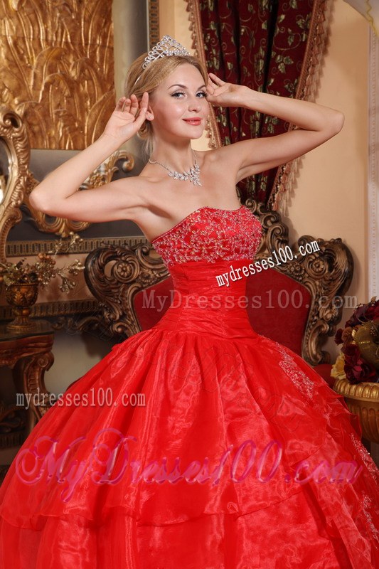 Red Sweet Sixteen Dresses with Scattered Appliques and Layers