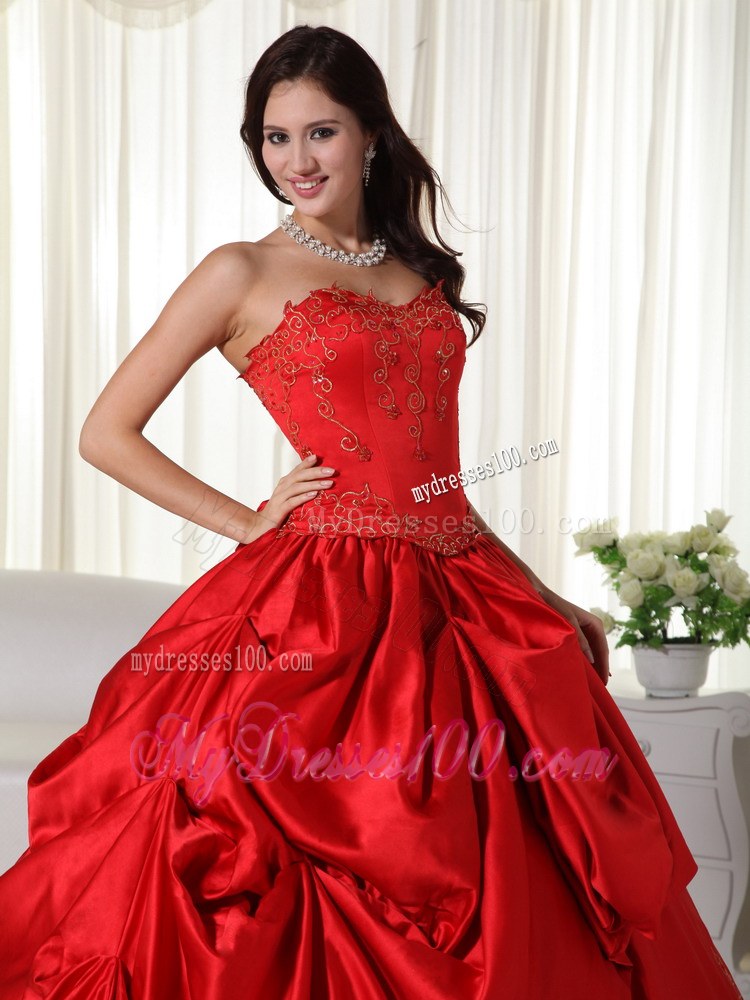 Red Dresses for A Quinceanera with Embroidery and Ruflles