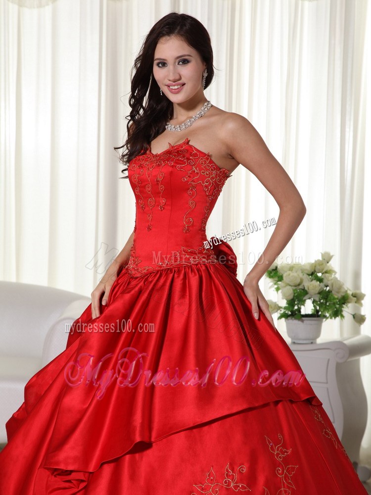 Red Dresses for A Quinceanera with Embroidery and Ruflles