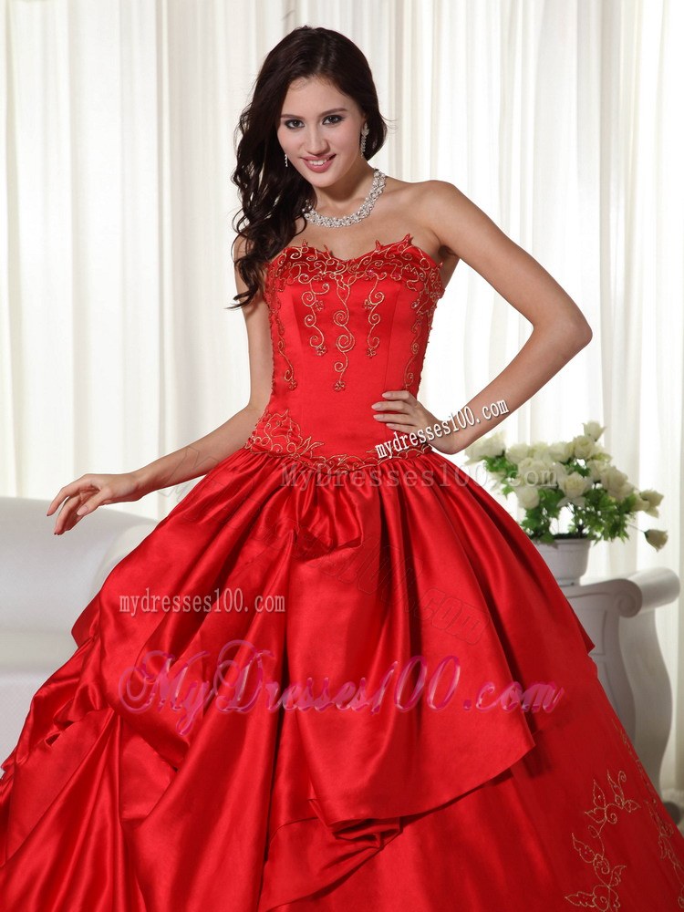 Red Dresses for A Quinceanera with Embroidery and Ruflles