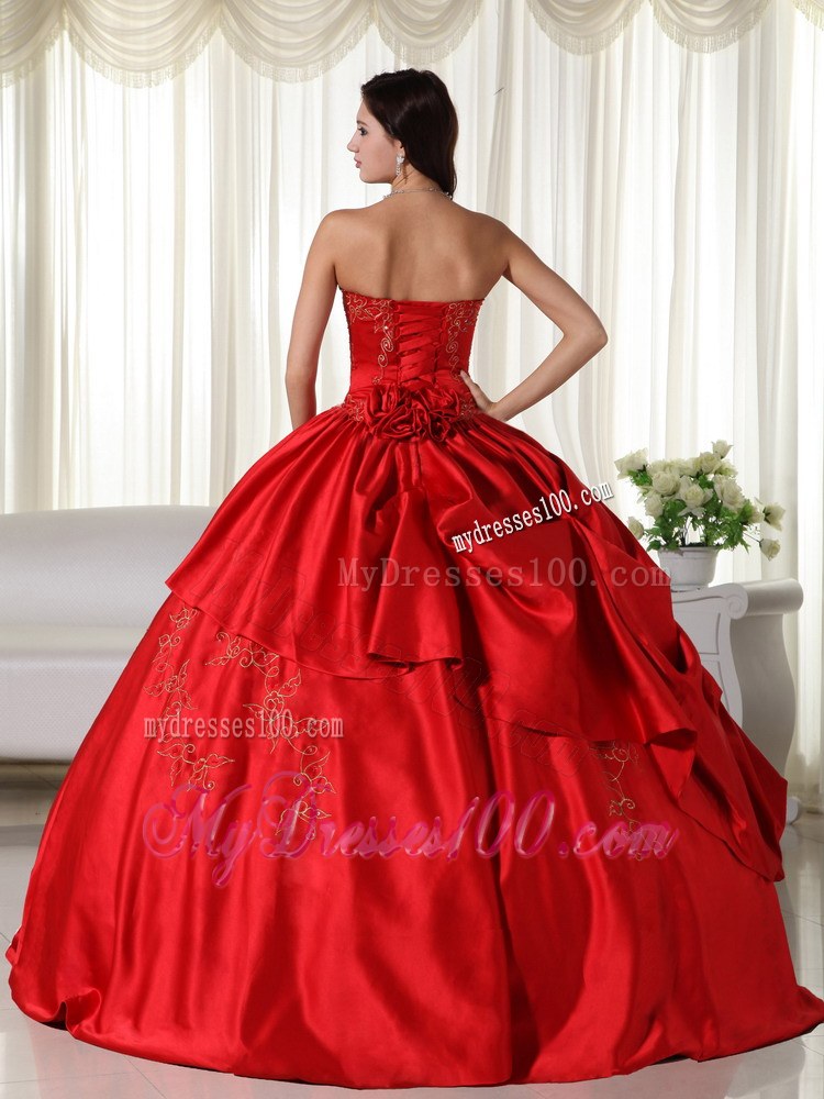 Red Dresses for A Quinceanera with Embroidery and Ruflles