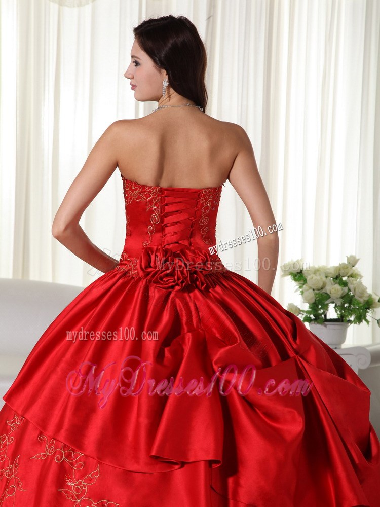 Red Dresses for A Quinceanera with Embroidery and Ruflles