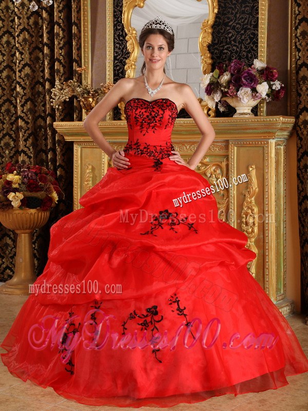 Black Applique Ruffles Decored Quinceneara Dresses in Red