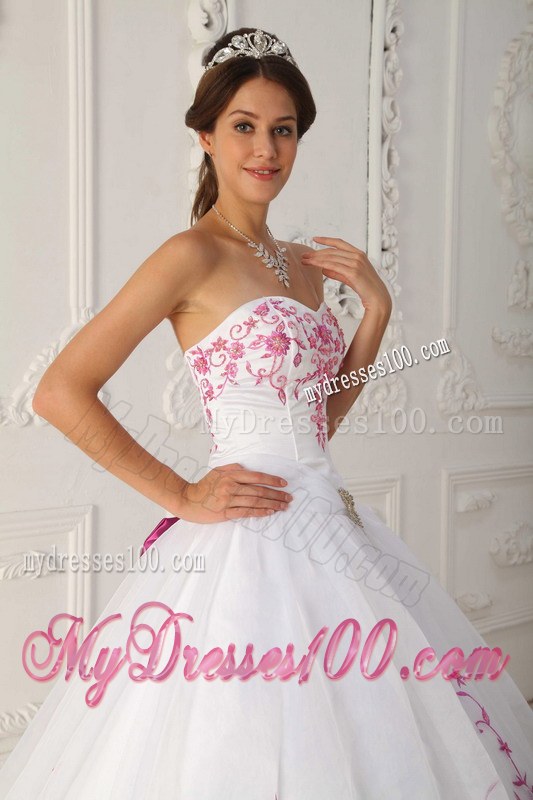 Pink Appliques Quinceanera Gown Dresses in White For Princess