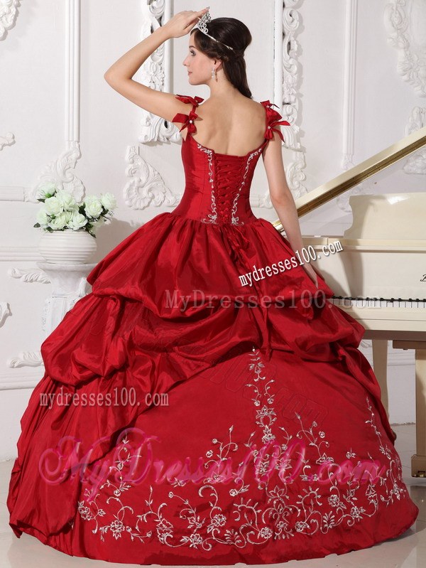 Straps Wine Red Ball Gown for Dresses 15 with Heavy Embroidery