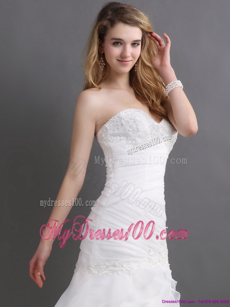 2016 Modest Sweetheart Wedding Dress with Ruching and Ruffles