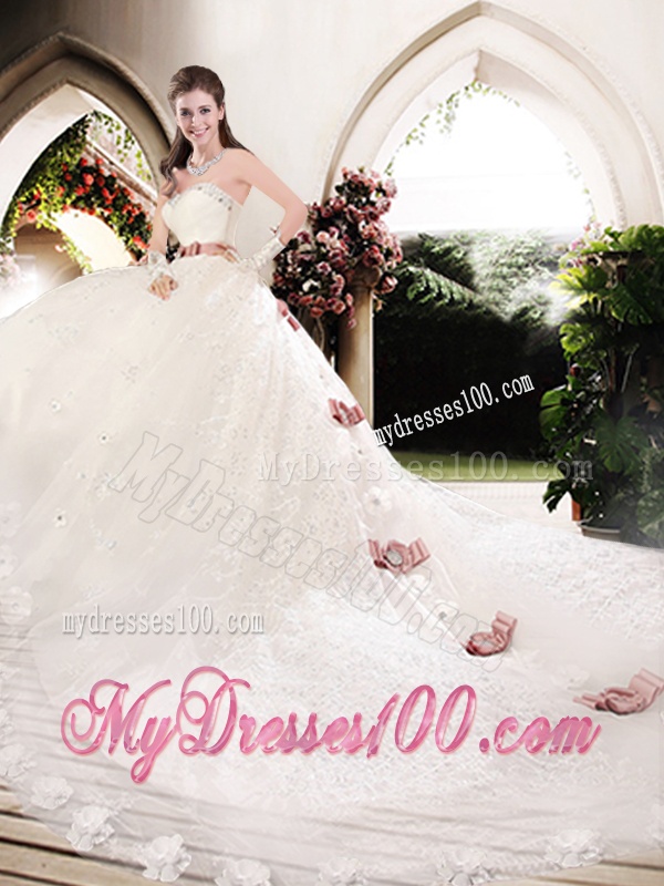 Lovely Sweetheart Lace Appliques and Bowknot Wedding Dresses with Chapel Train