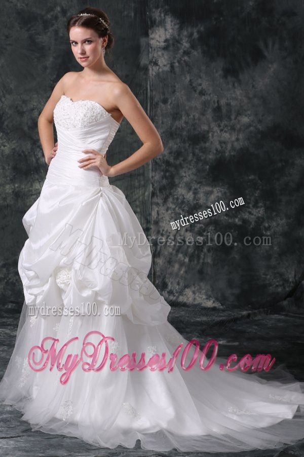 Luxurious A-Line Sweetheart Appliques and Beading Lace Up Wedding Dress
