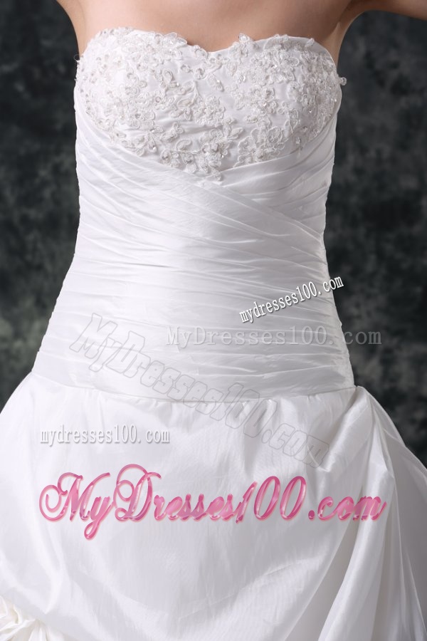 Luxurious A-Line Sweetheart Appliques and Beading Lace Up Wedding Dress