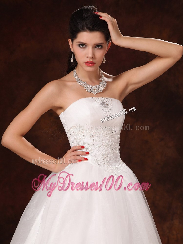 2013 New Arrival Strapless Appliques and Beading Wedding Dresses