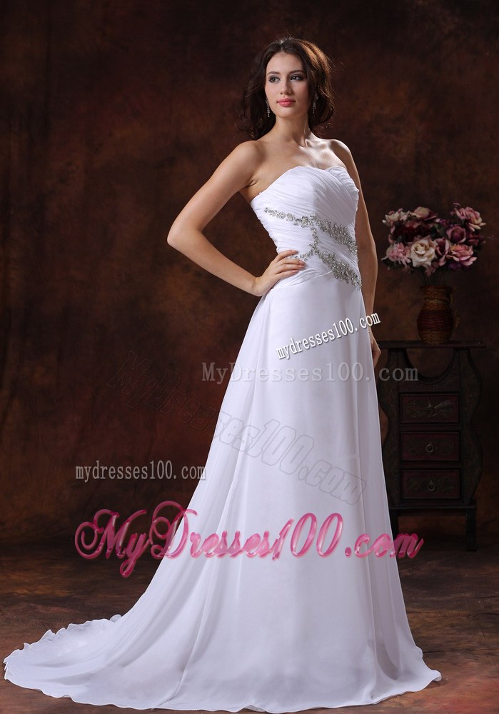 2013 The Most Popular White A-line Beaded Decorate Wedding Dress