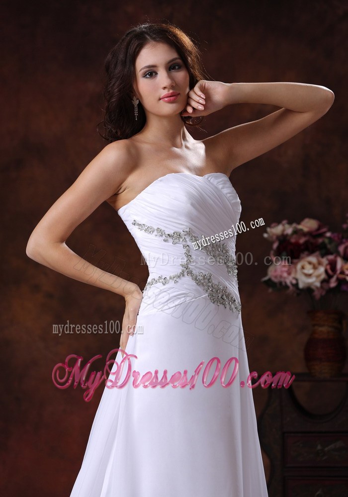 2013 The Most Popular White A-line Beaded Decorate Wedding Dress