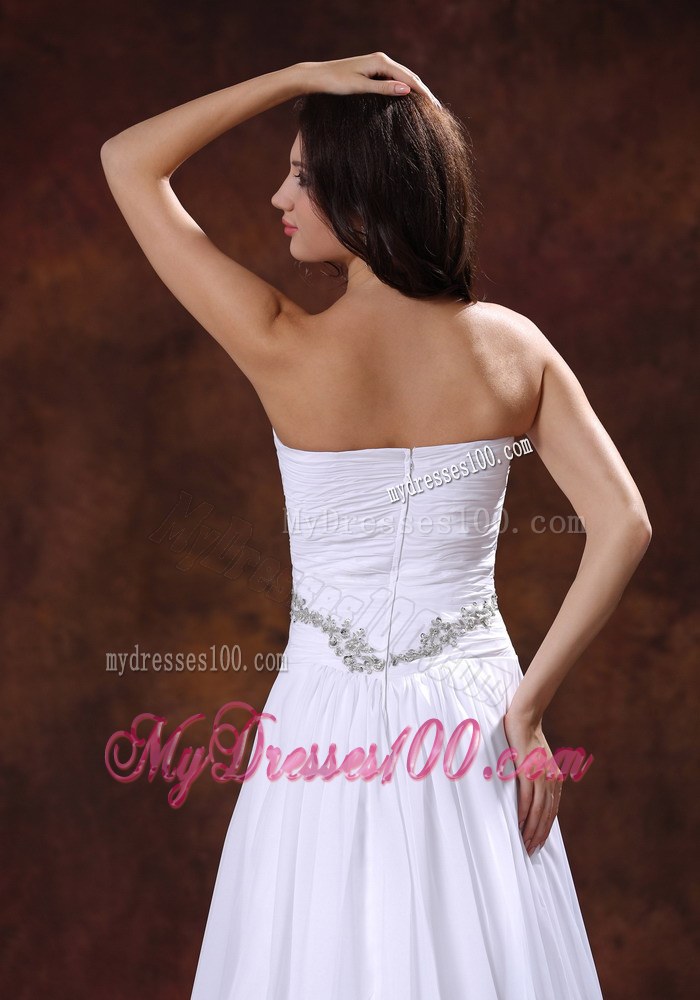 2013 The Most Popular White A-line Beaded Decorate Wedding Dress