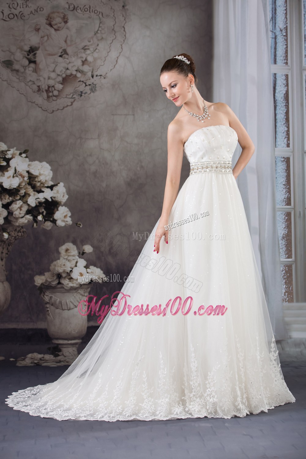 Beautiful Strapless Lace 2013 Affordable Wedding Dress with Beading