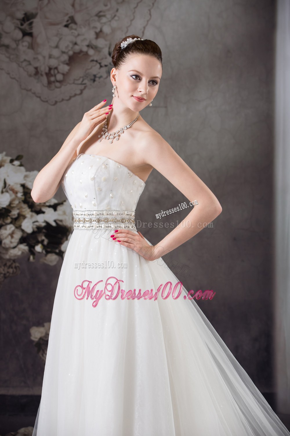 Beautiful Strapless Lace 2013 Affordable Wedding Dress with Beading