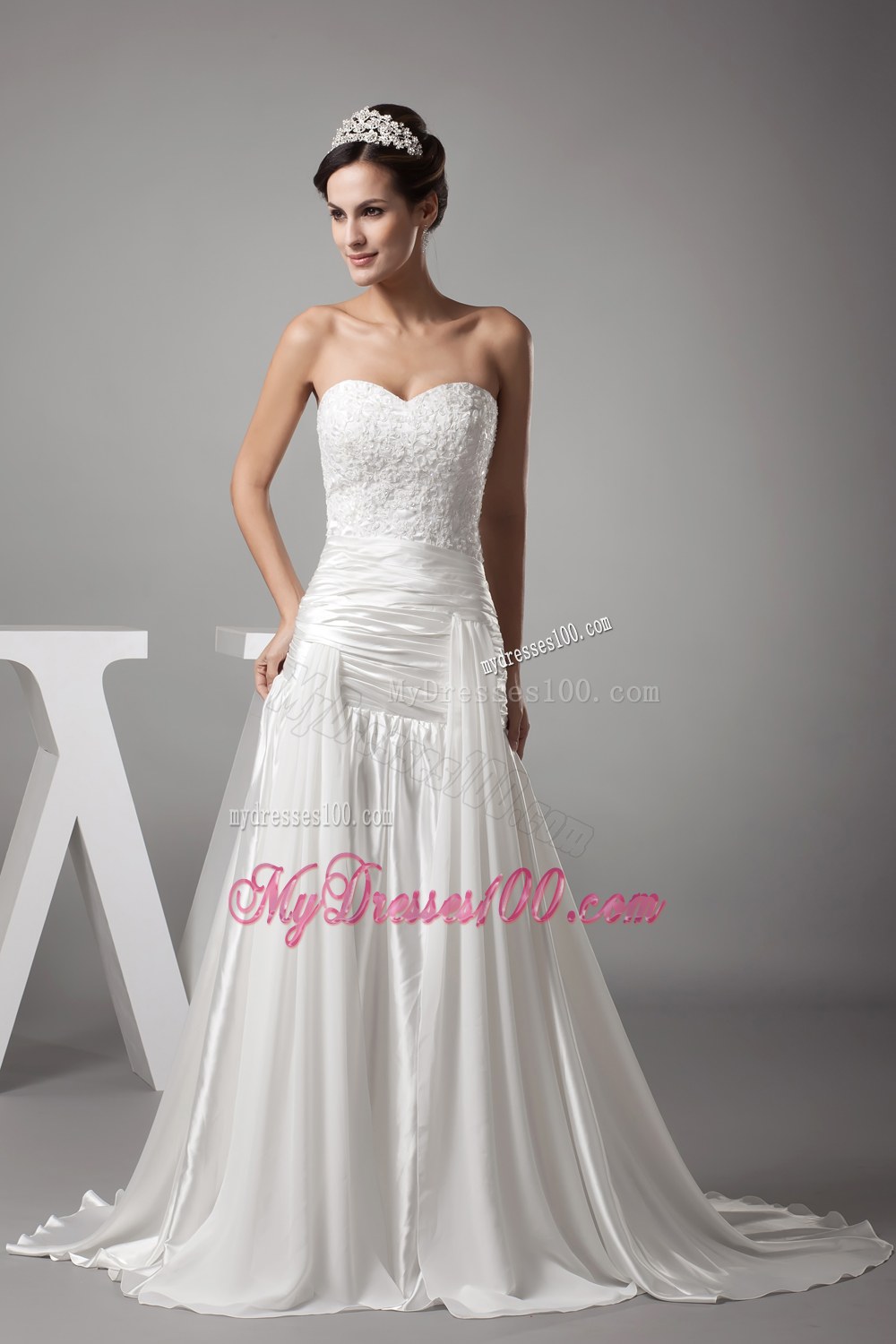 A-line Sweetheart Court Train Appliques Wedding Dress