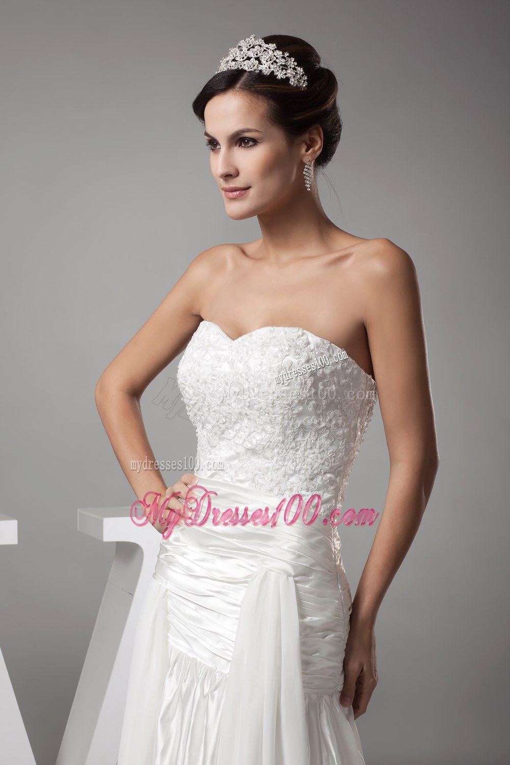 A-line Sweetheart Court Train Appliques Wedding Dress