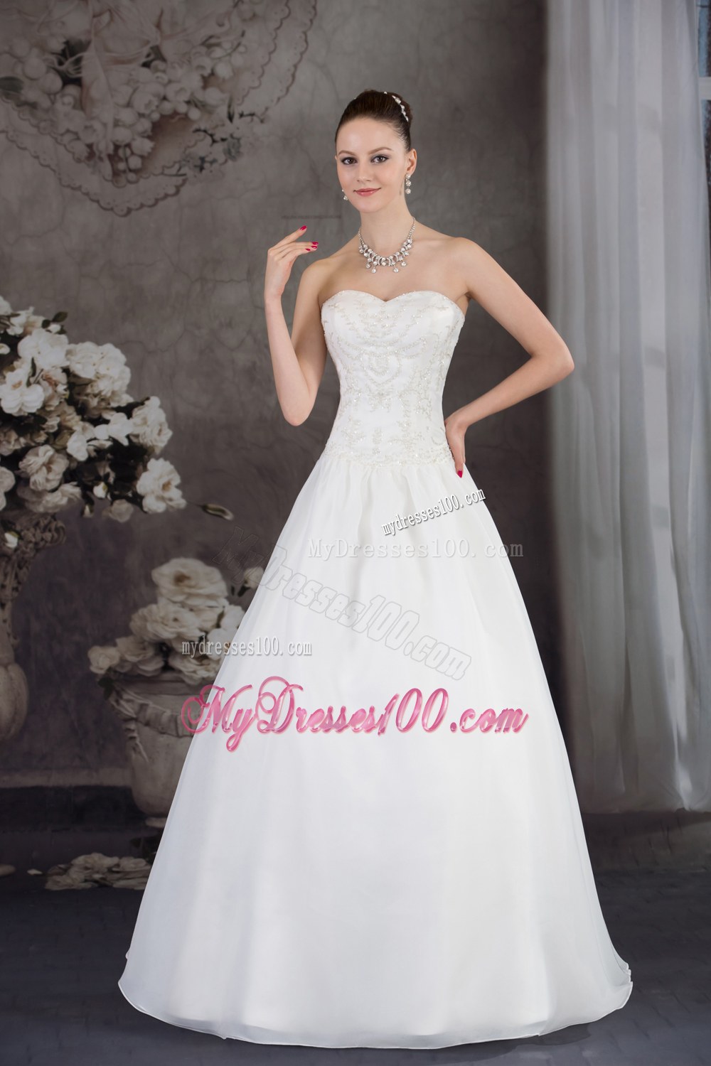Cheap Sweetheart Appliques with Beading Wedding Dresses On Sale