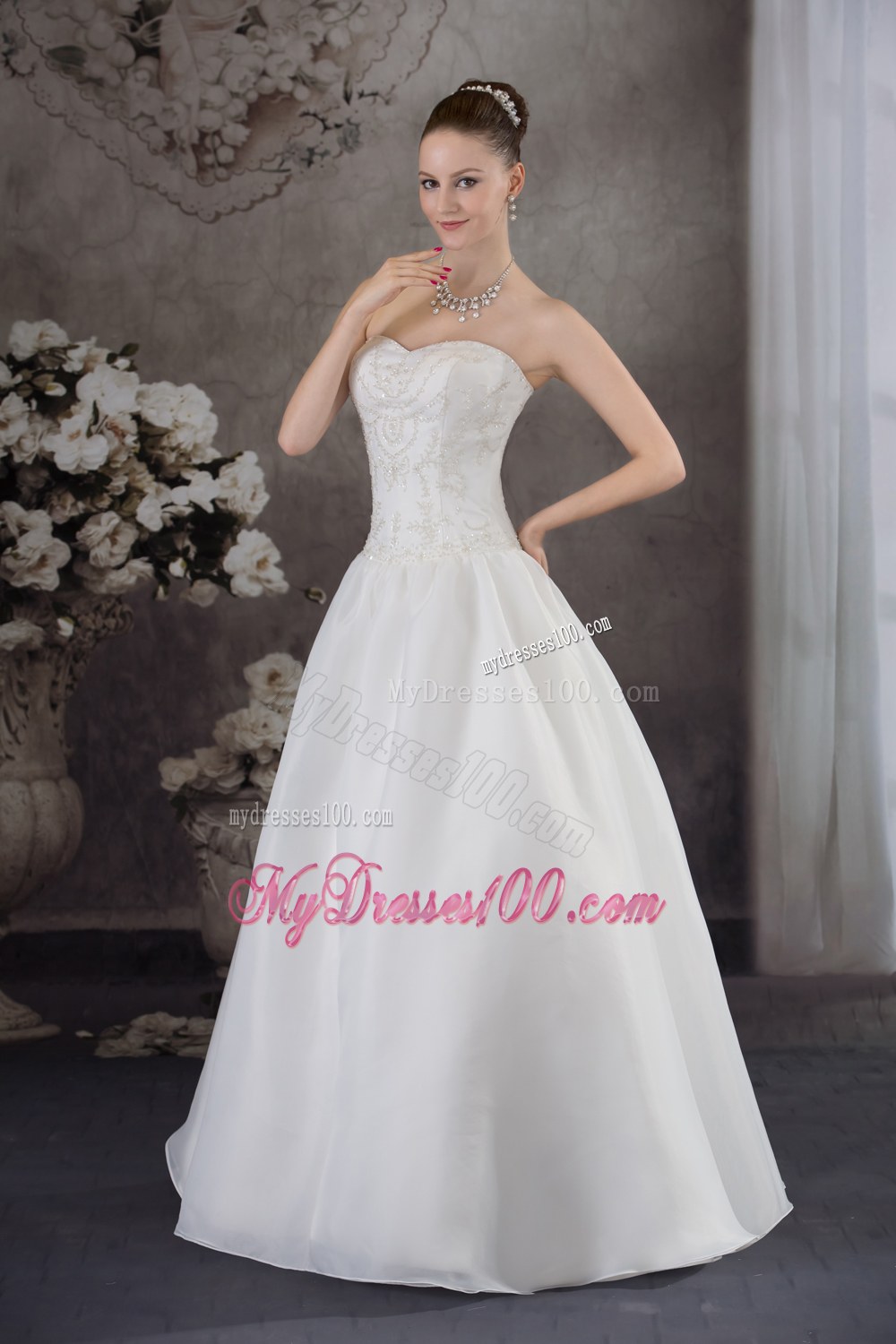 Cheap Sweetheart Appliques with Beading Wedding Dresses On Sale