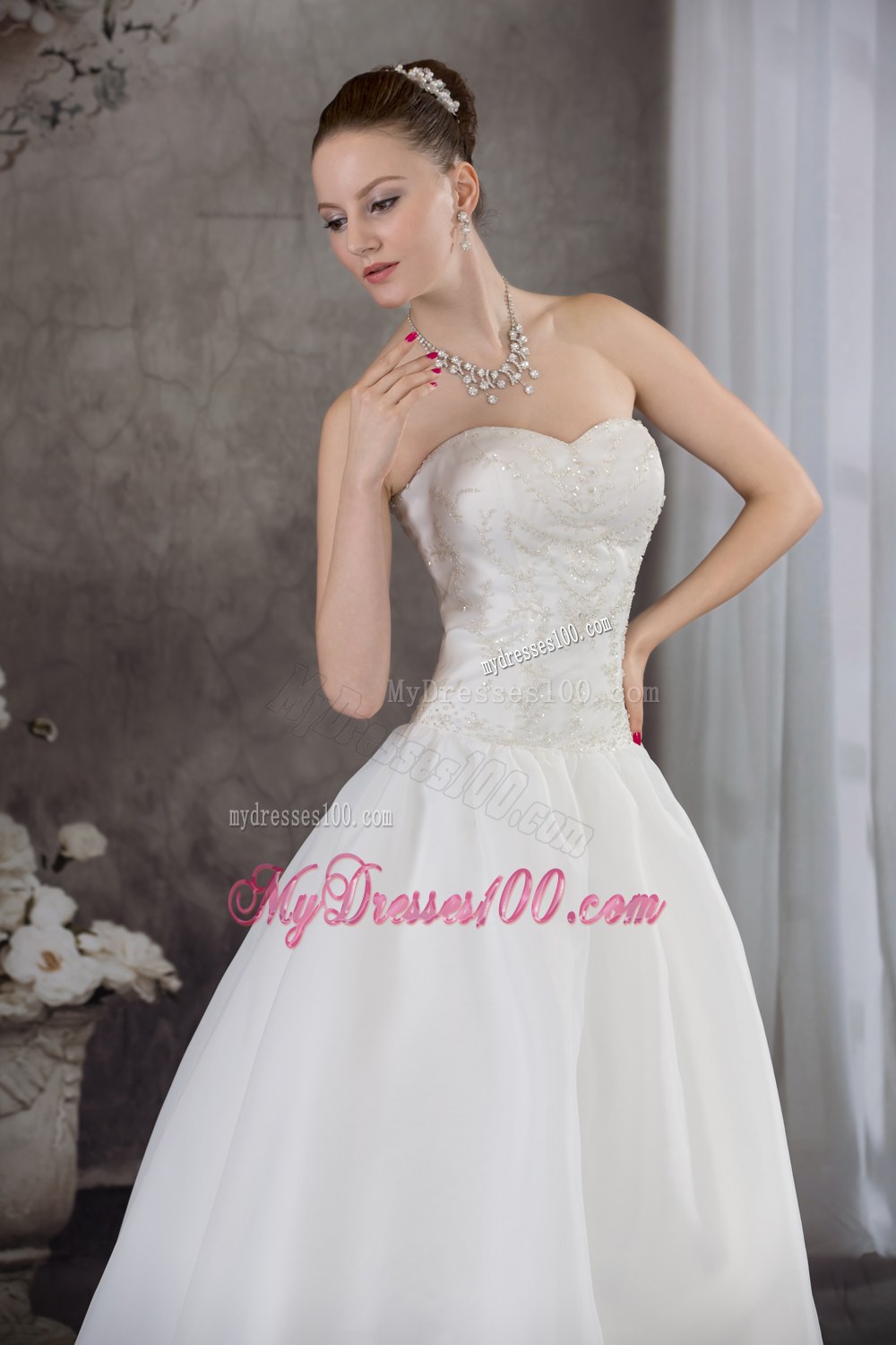 Cheap Sweetheart Appliques with Beading Wedding Dresses On Sale